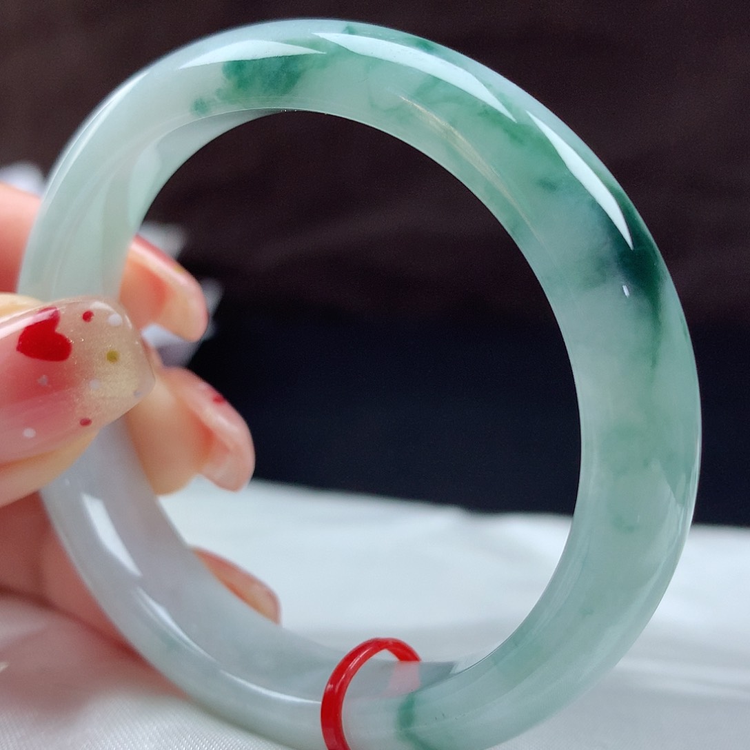 翡翠手镯（贵妃镯）未镶嵌0183、