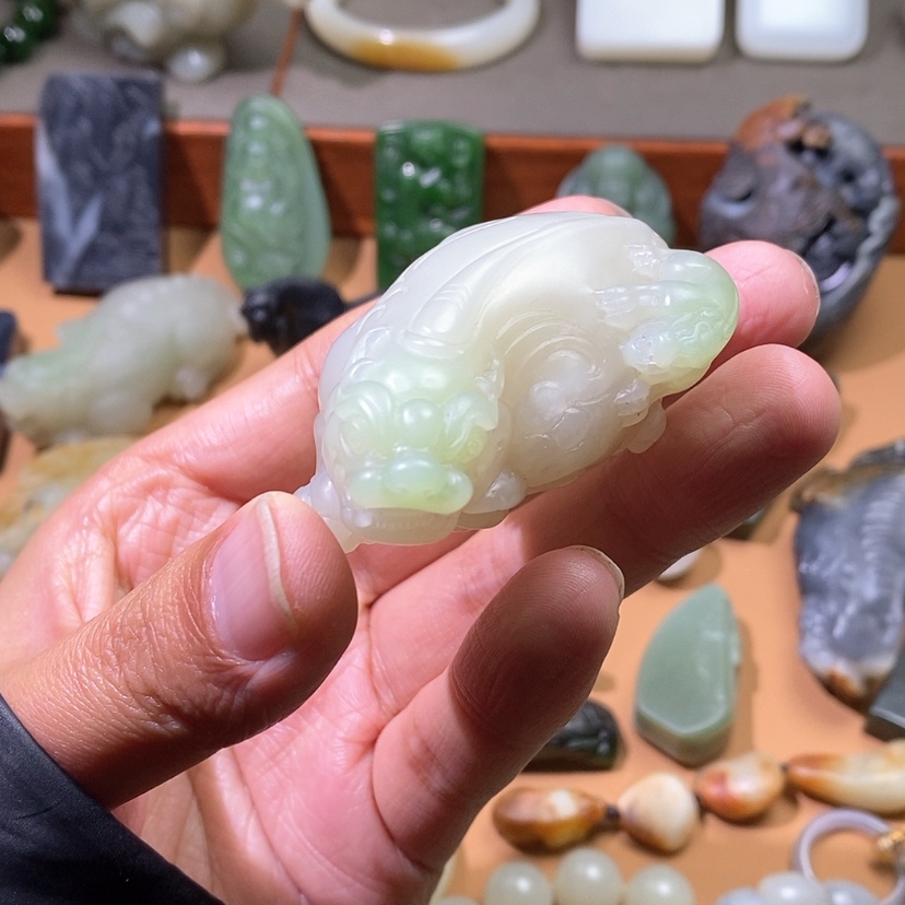 【闪购商品】和田玉挂件未镶嵌七****腿