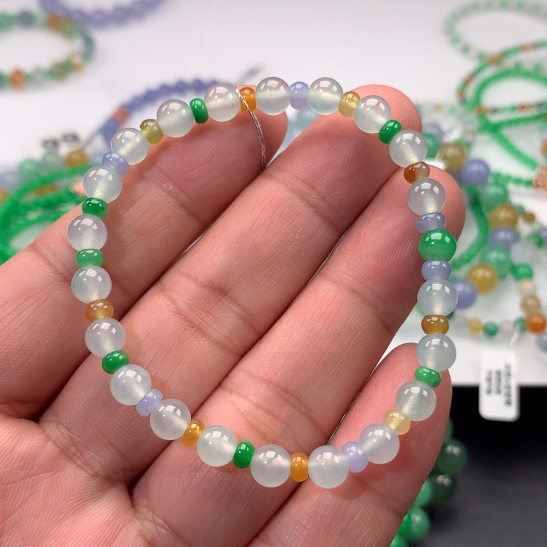 翡翠手链未镶嵌翡翠