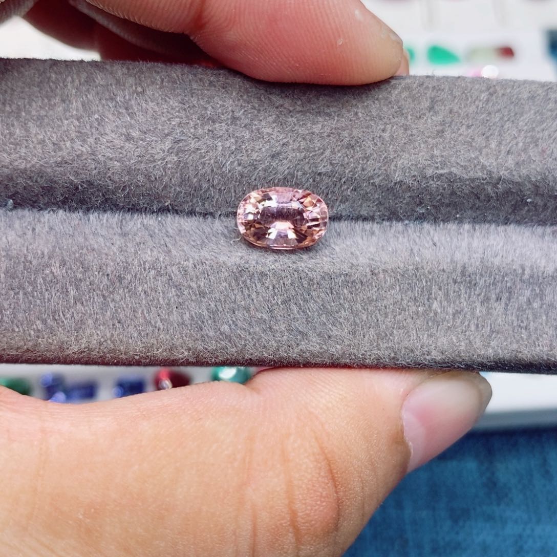 碧玺裸石未镶嵌碧玺2.3克拉