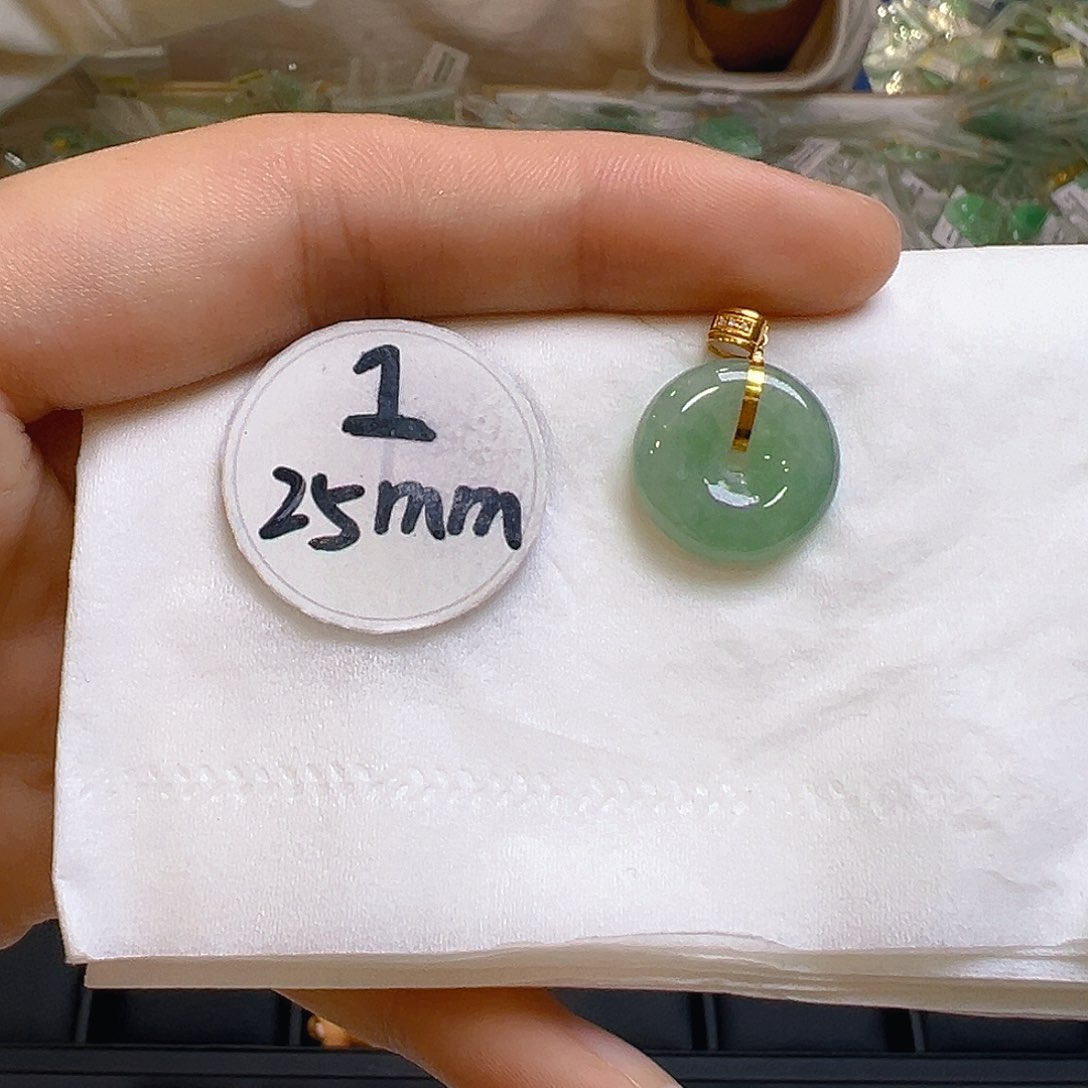 翡翠吊坠(不含链)18K金镶嵌翡翠