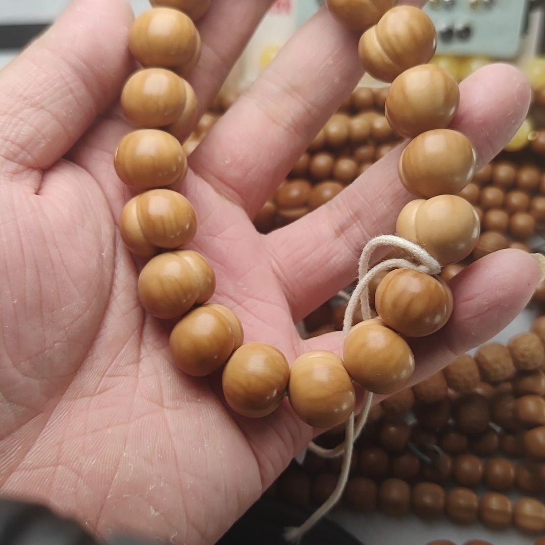 人***逢猴头核桃吊坠昆明