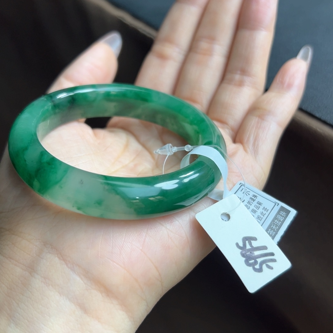 石英质玉手镯未镶嵌52