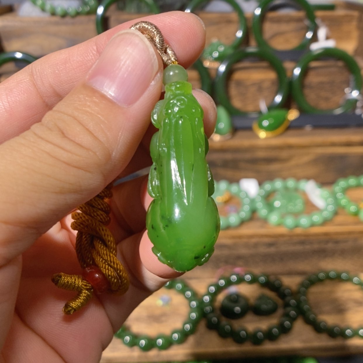 【闪购商品】和田玉未镶嵌吊坠(不含链)乌兰海苹果绿貔貅