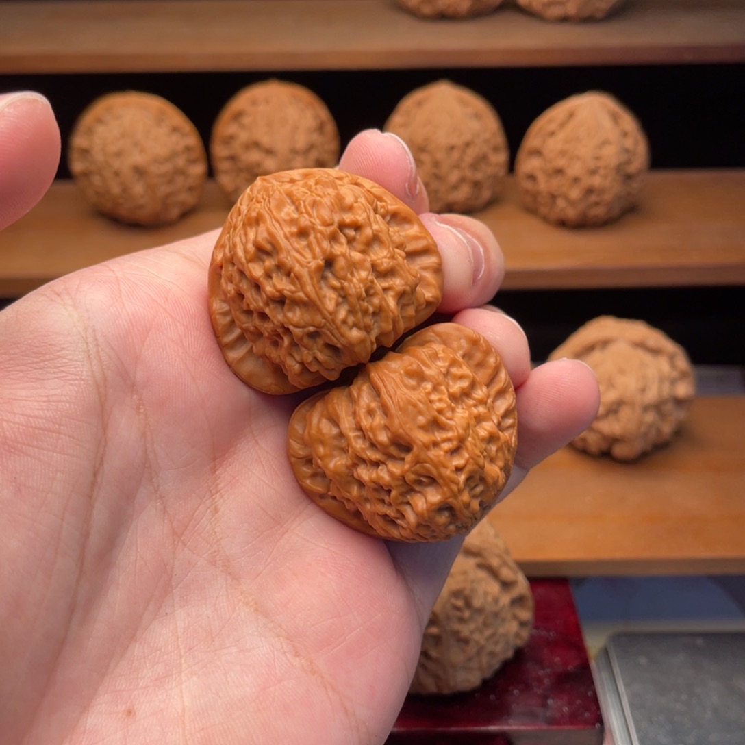 文玩核桃把件38红皮精配三角白实木气门