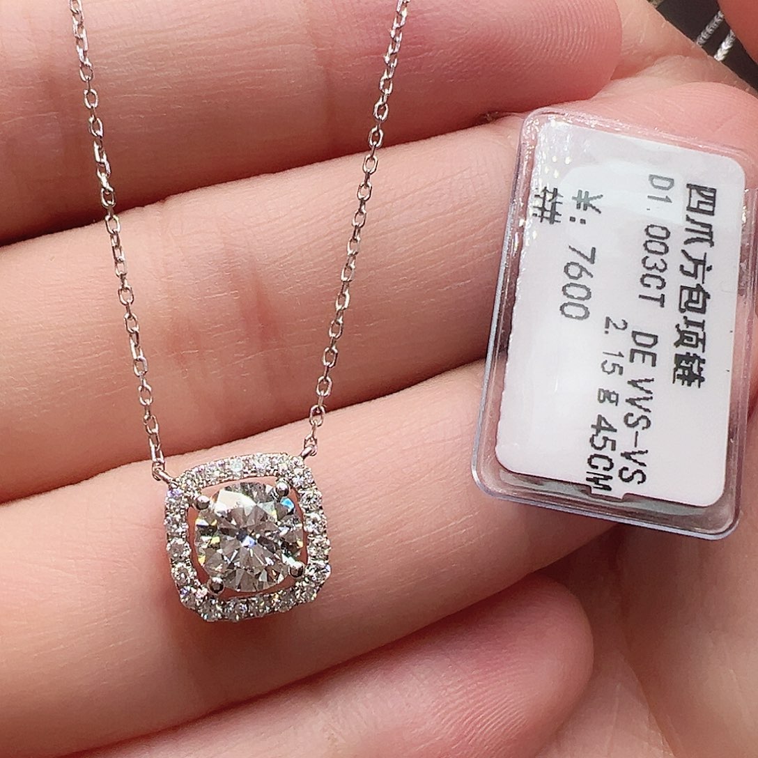 套链18K金镶嵌实验室培育钻石一克拉，小方包项链k白