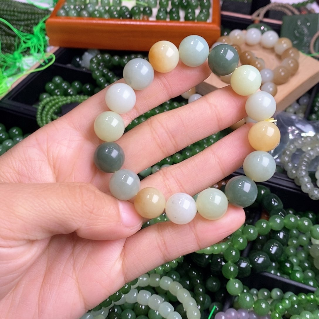 和田玉（碧玉）颈饰未镶嵌