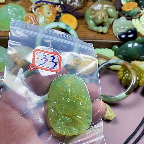 未镶嵌蛇纹石玉颈饰