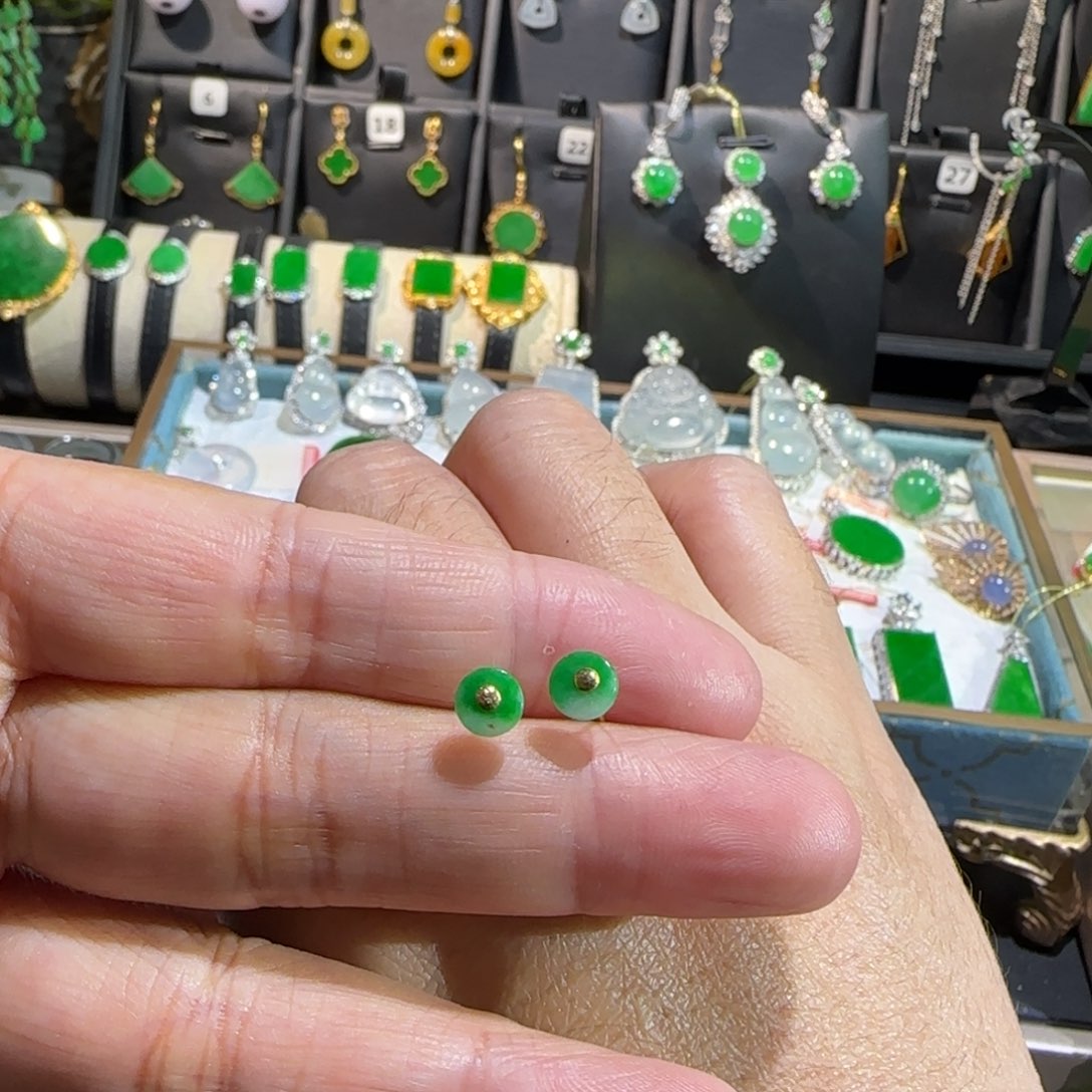 翡翠18K金镶嵌颈饰耳钉