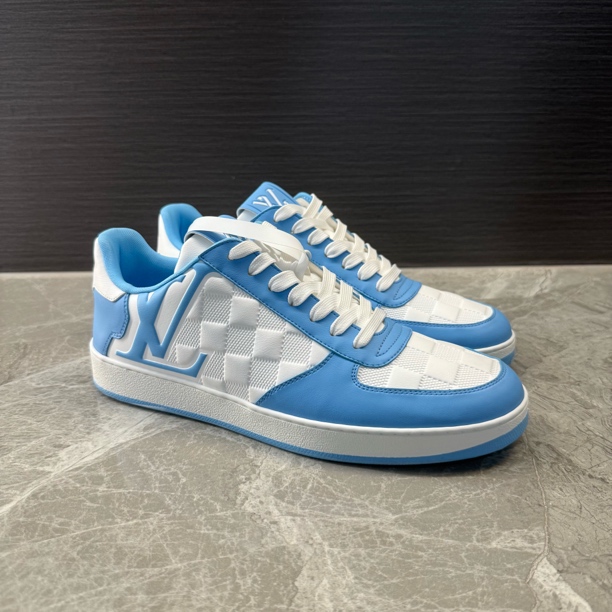 未使用 LouisVuitton/路易威登 新款白蓝色浮雕板鞋 42码