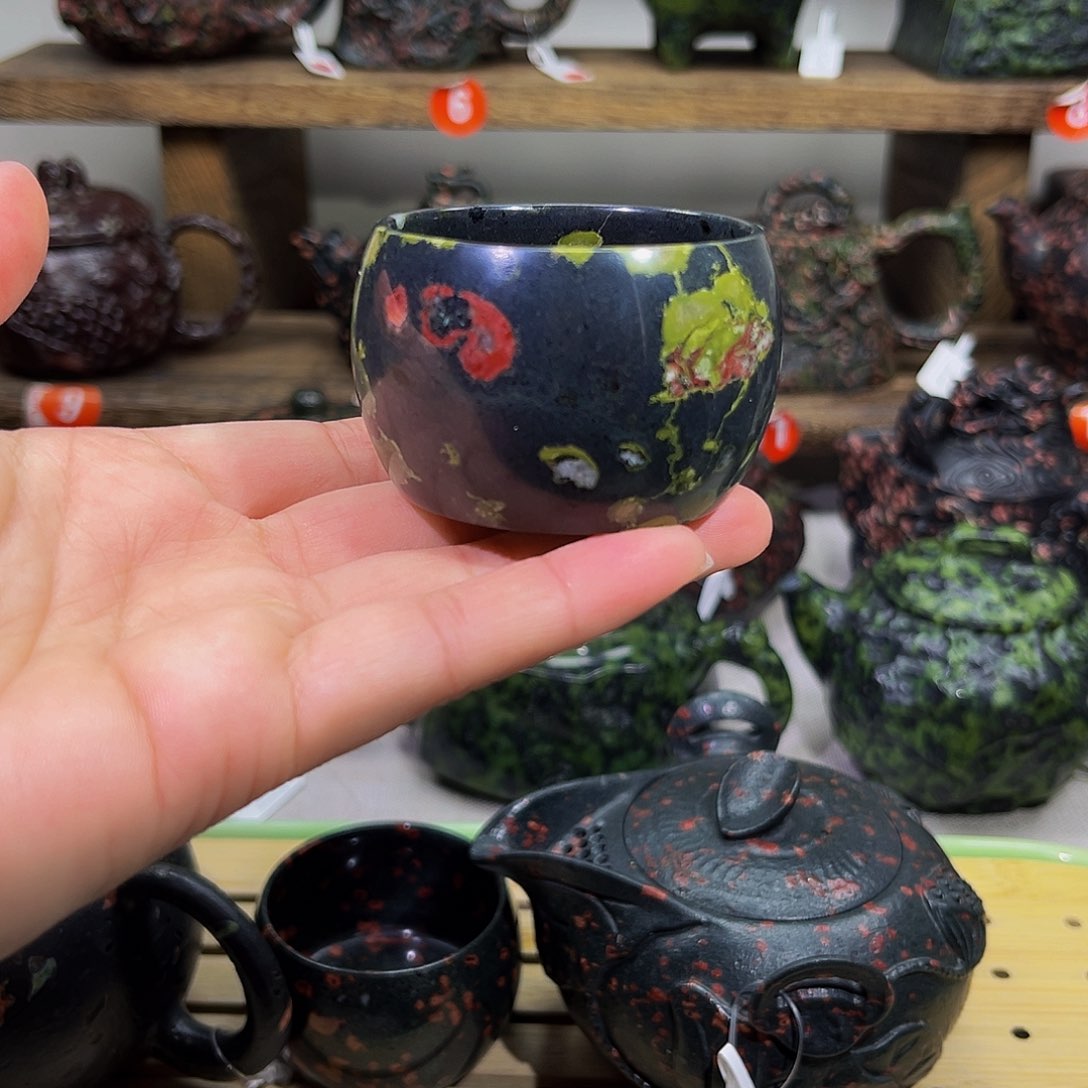 梅花石安山玉茶杯瑕疵50cc