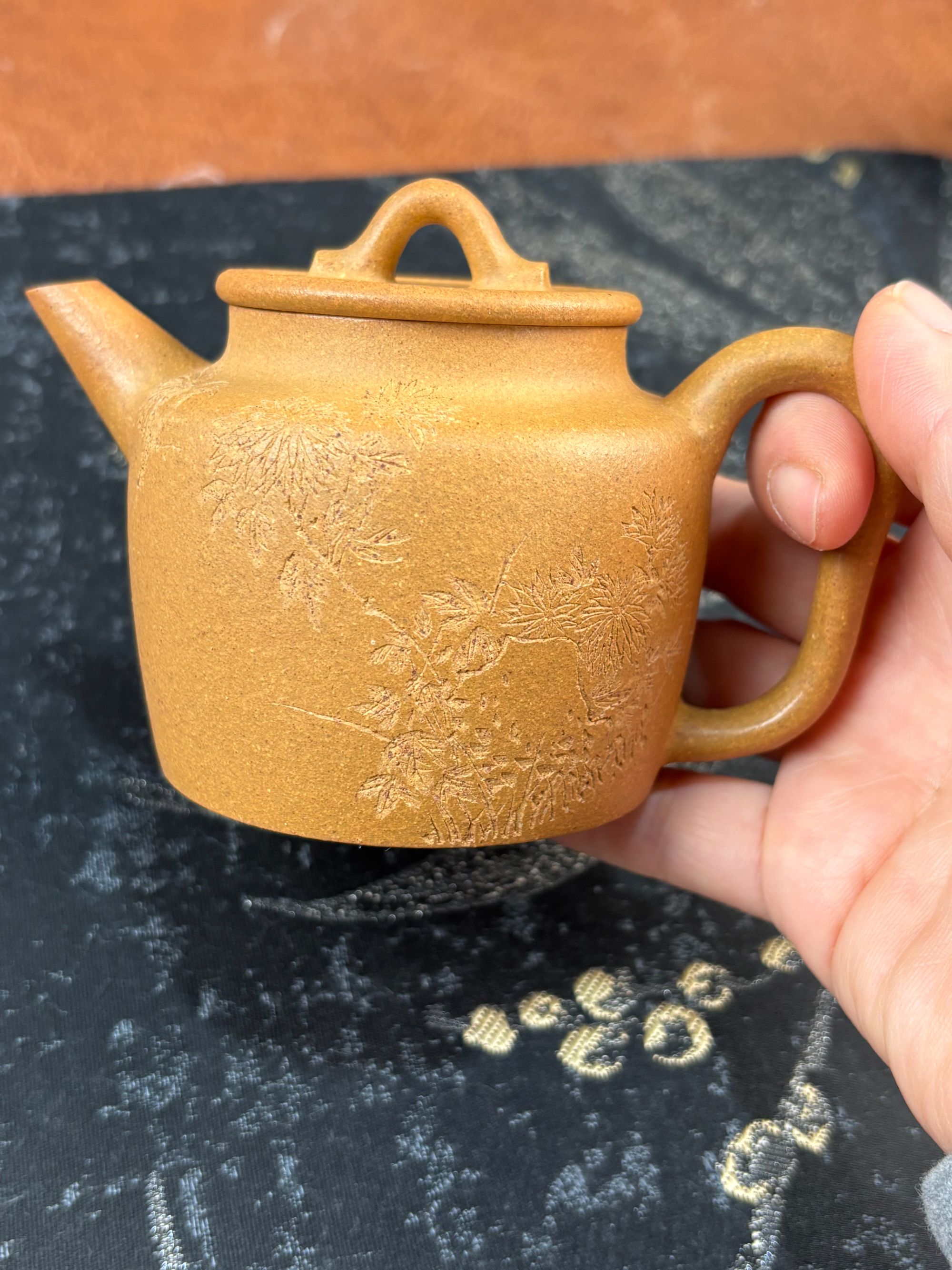 宜兴紫砂半手精工汲直壶185CC