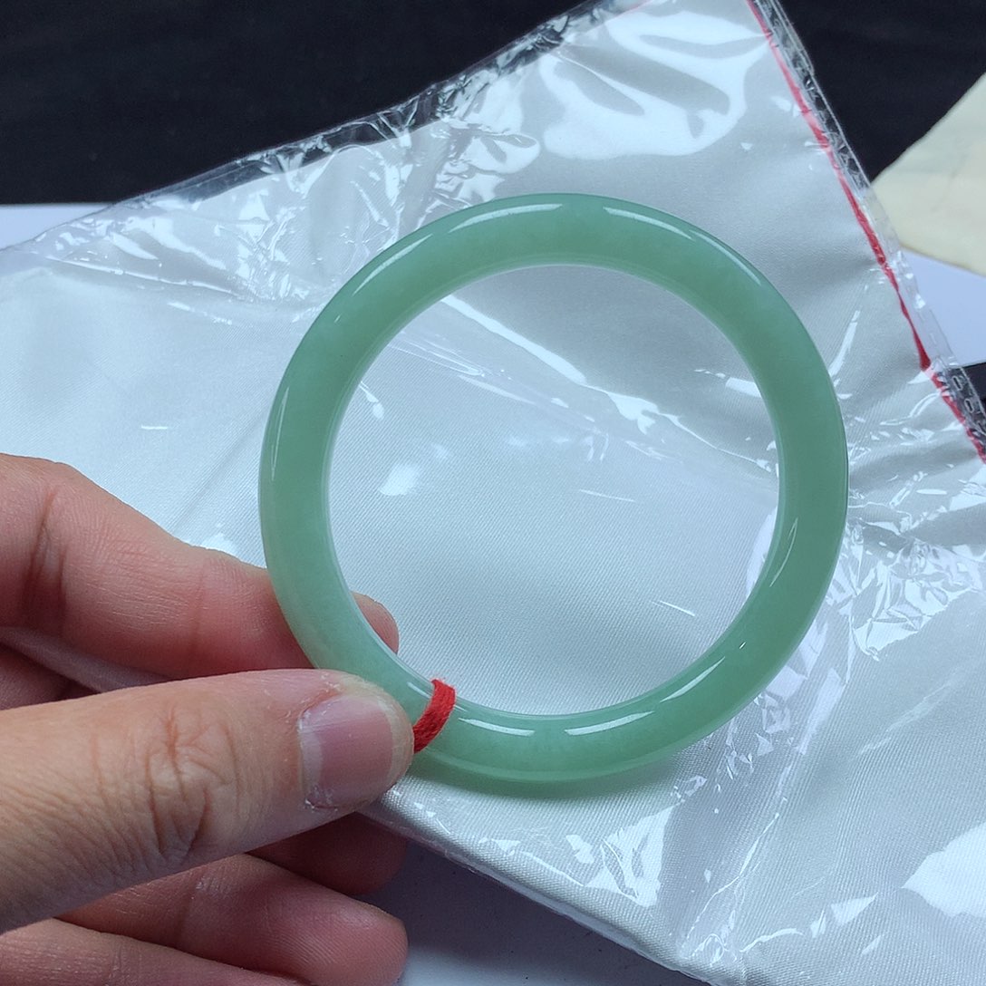 翡翠手镯未镶嵌55圆条