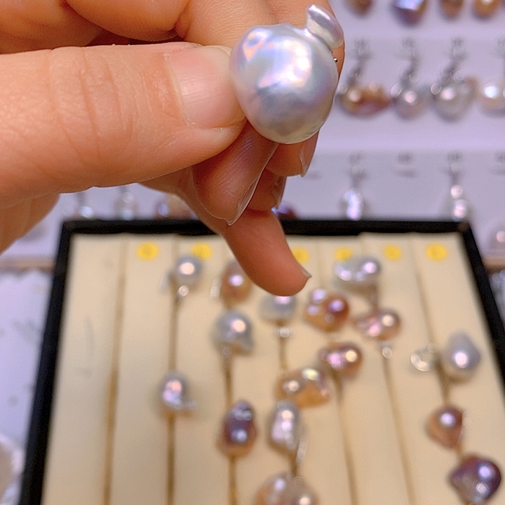 淡水珍珠颈饰合金