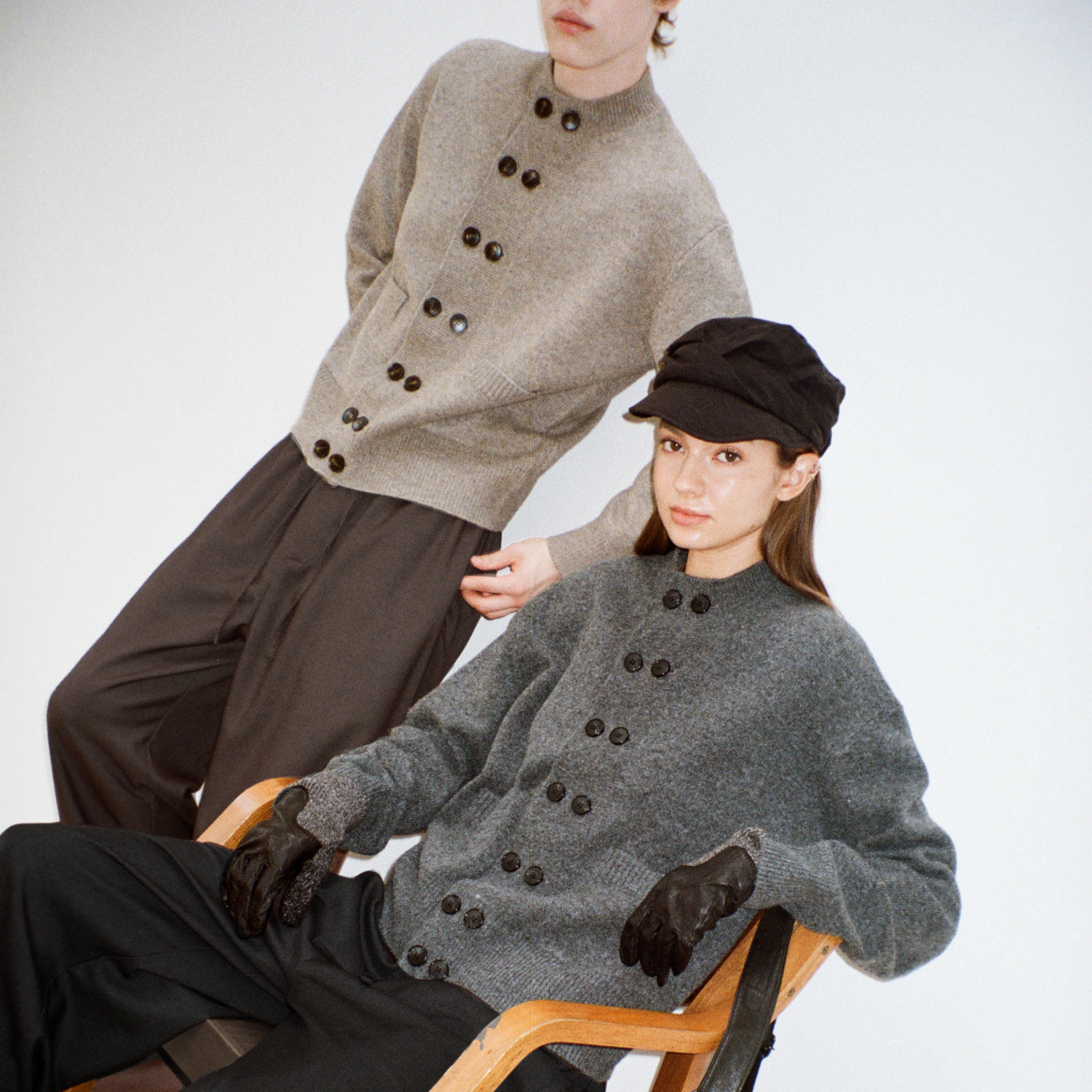 VLABMADE 复古老钱双排扣绒感毛衣*羊毛混纺优雅慵懒圆领针织开衫