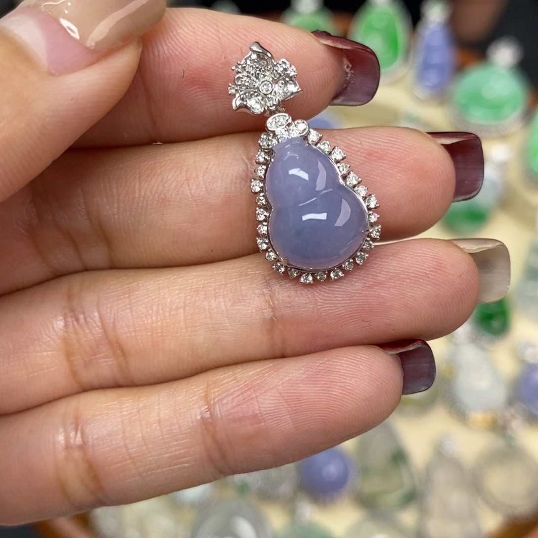 翡翠颈饰18K金镶嵌A货翡翠