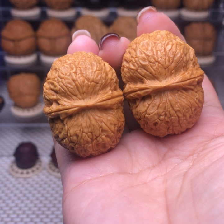 文玩核桃把件20号黄金印元宝39尺