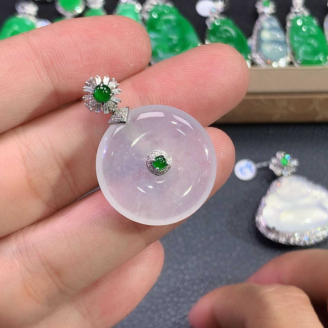 翡翠18K金镶嵌吊坠(赠链)