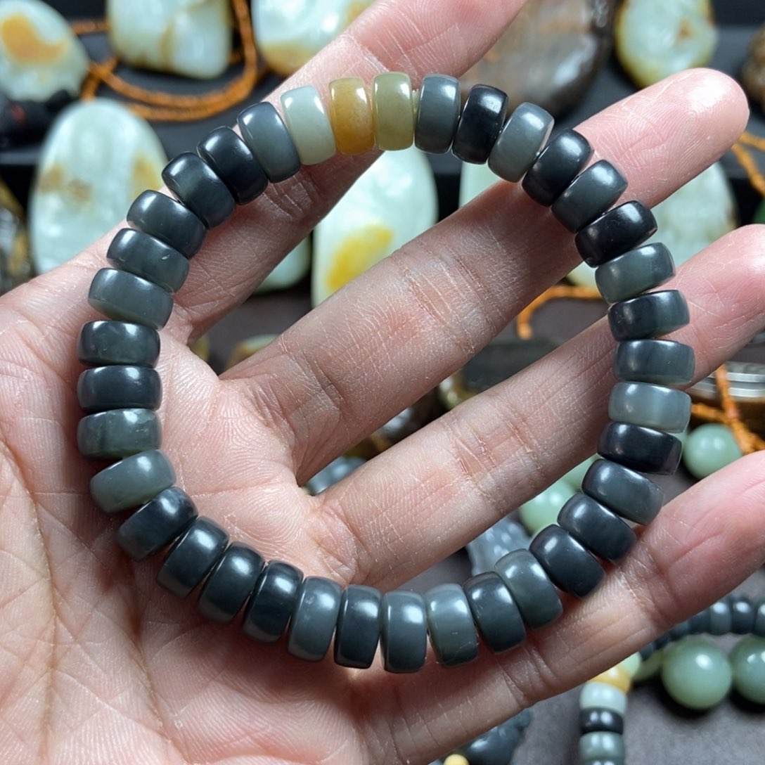 和田玉把件未镶嵌爱**秋