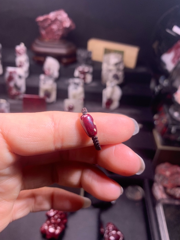 天然辰砂天然朱砂原矿吊坠