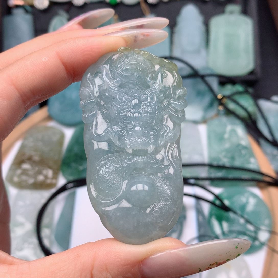 【闪购商品】翡翠颈饰未镶嵌尤*龙牌