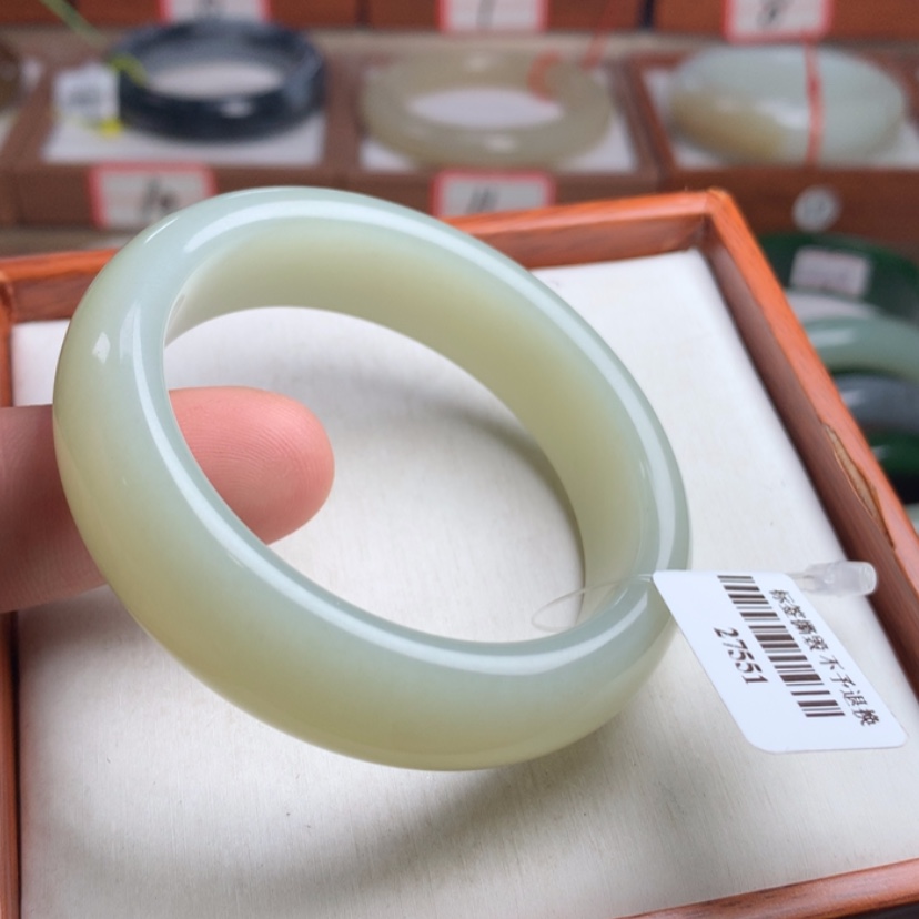 【闪购商品】和田玉手镯未镶嵌