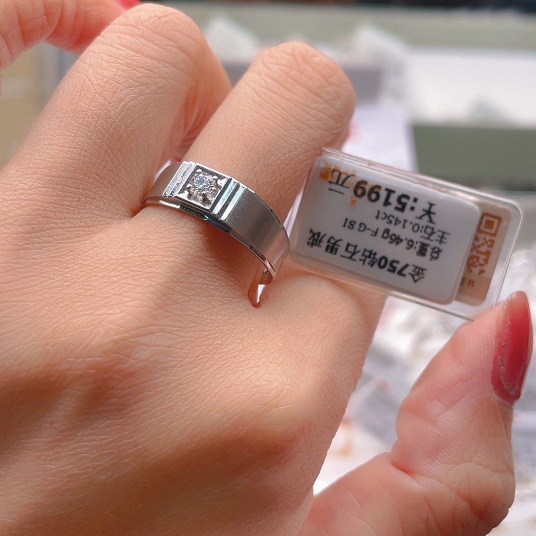 戒指/指环18K金镶嵌钻石V*