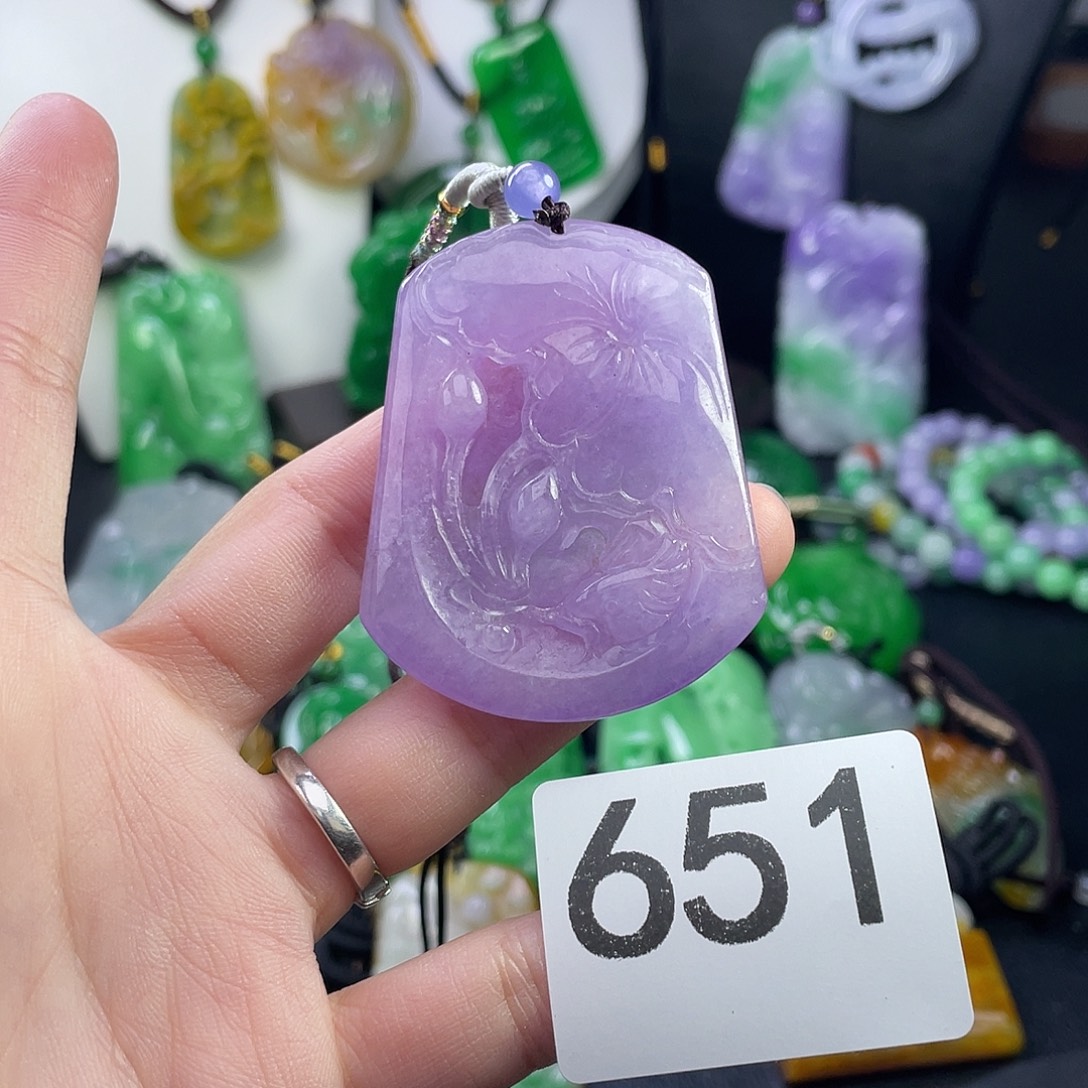 翡翠未镶嵌吊坠(赠链)