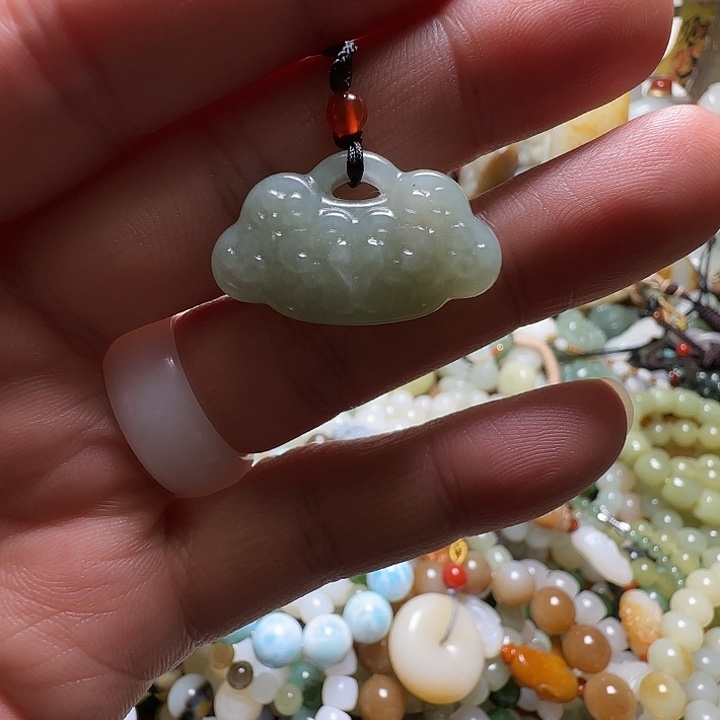 和田玉（青白玉）未镶嵌颈饰