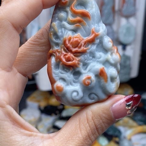 翡翠颈饰未镶嵌翡翠