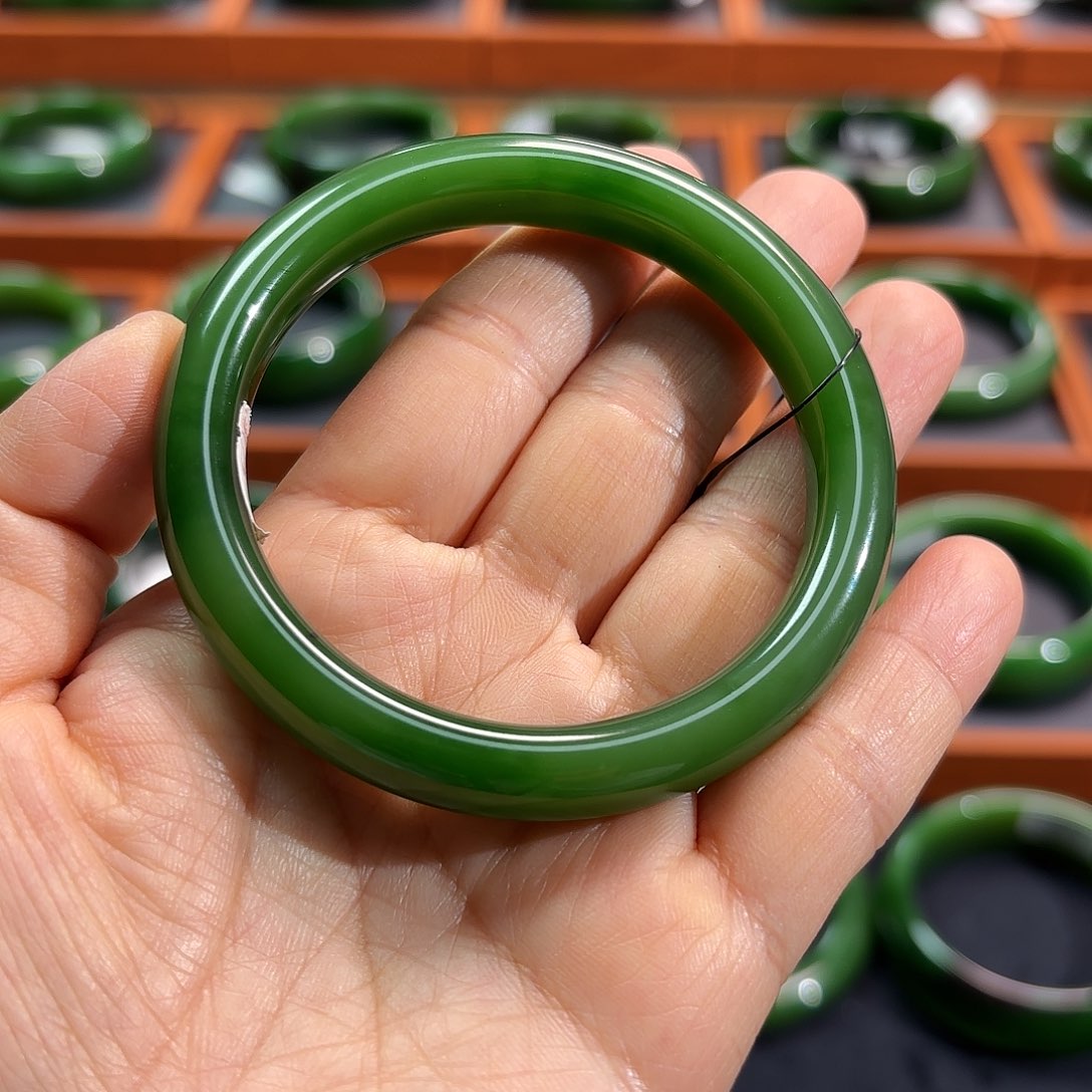 和田玉未镶嵌手镯碧玉辣菠菜