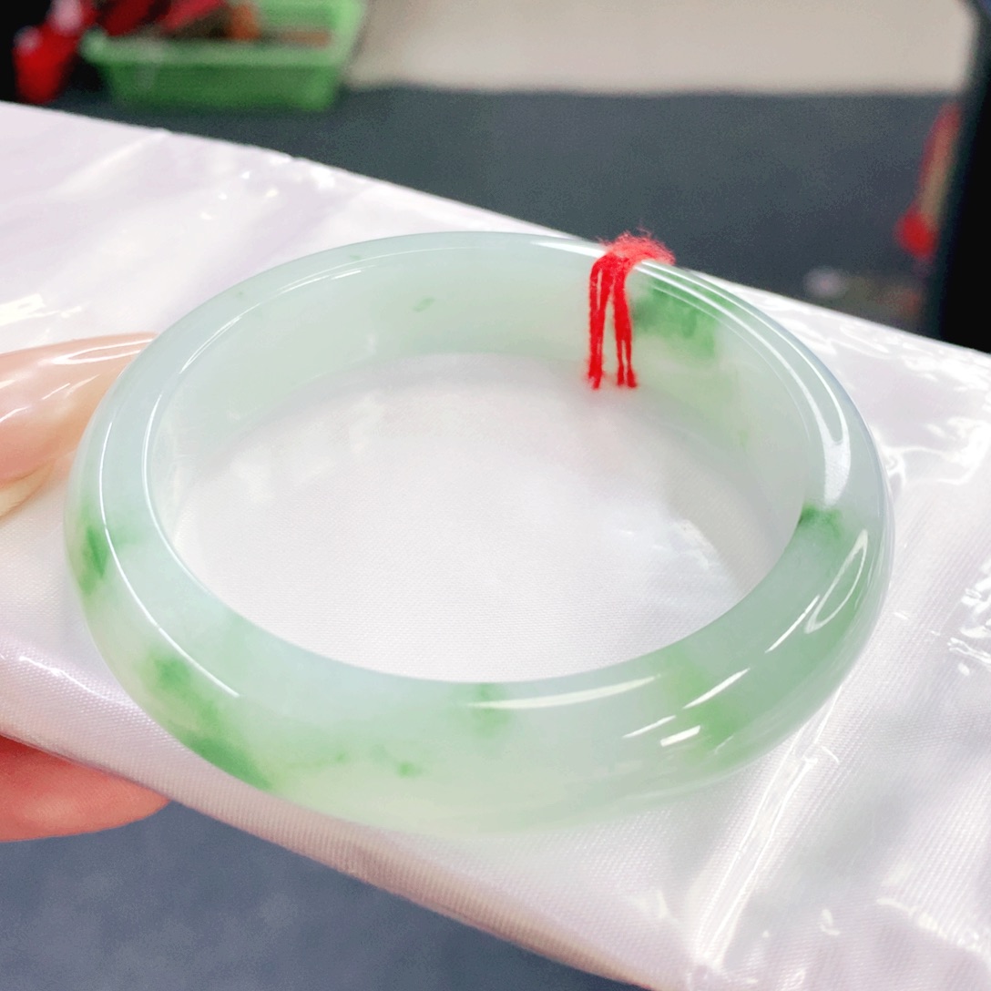 翡翠未镶嵌手镯54