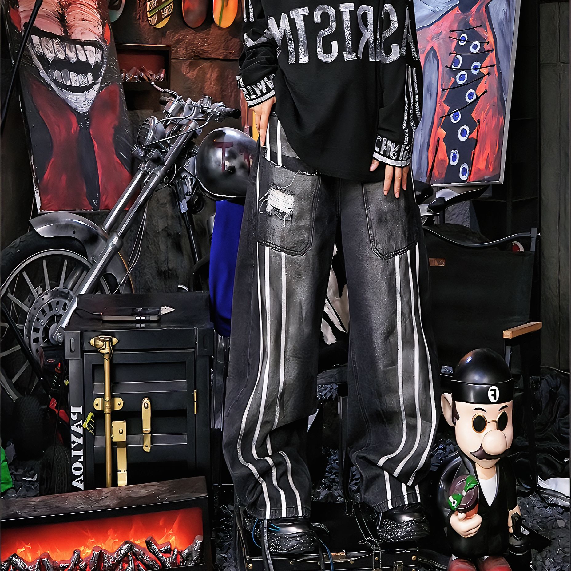 原创高街重磅刺绣洗水做旧涂鸦牛仔拼接手绘不规则男女款宽松