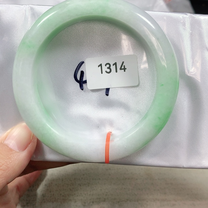 翡翠手镯未镶嵌天然翡翠手镯02