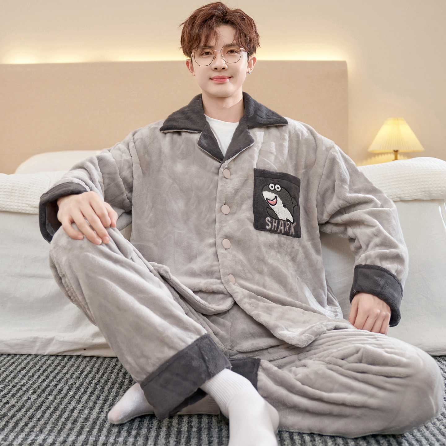 秋冬季睡衣男士加厚珊瑚绒卡通翻领青少年大码法兰绒家居服套装