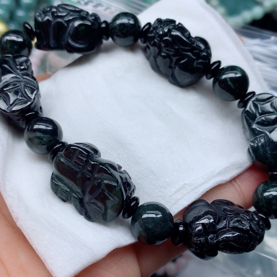 翡翠颈饰未镶嵌吊坠