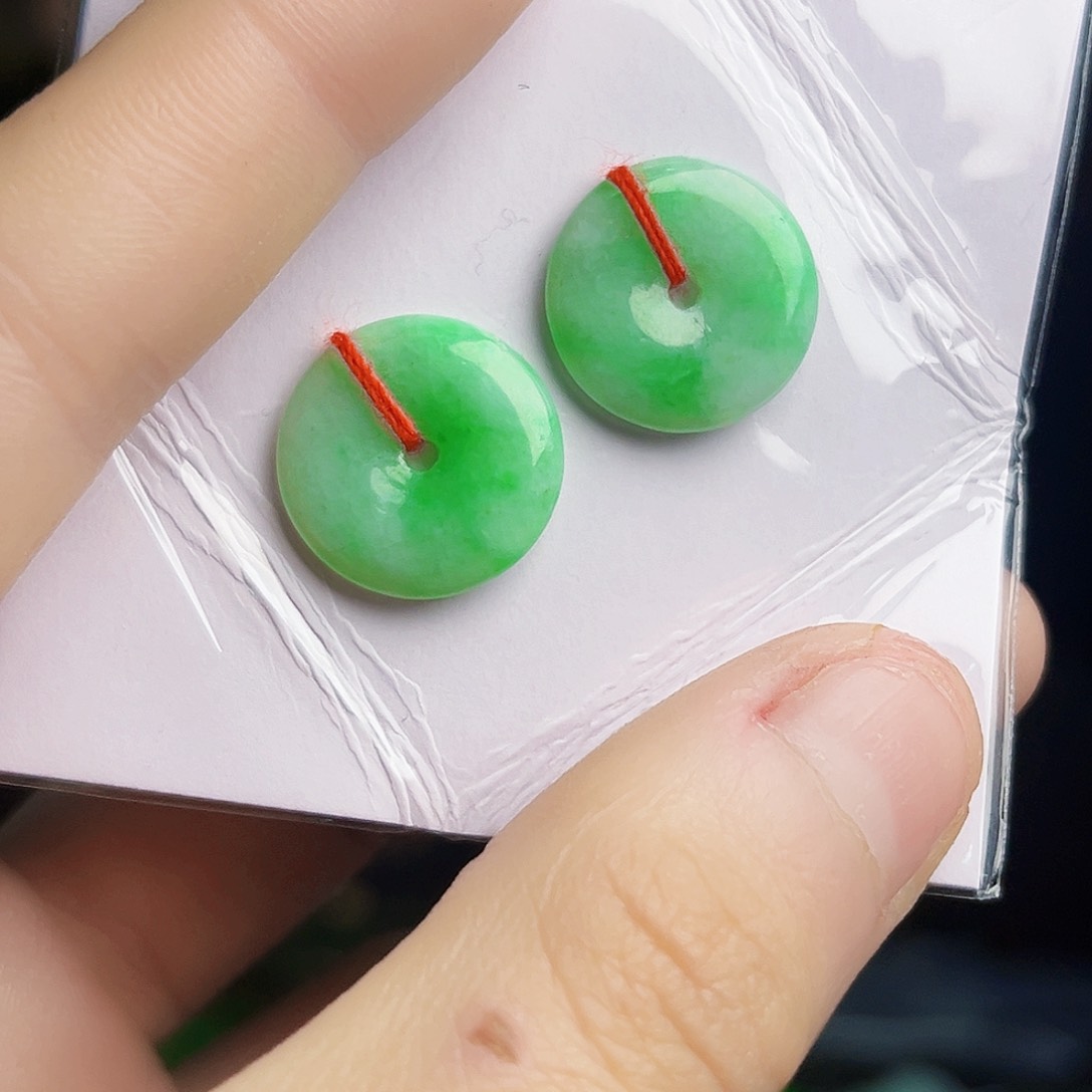 颈饰未镶嵌翡翠多样性