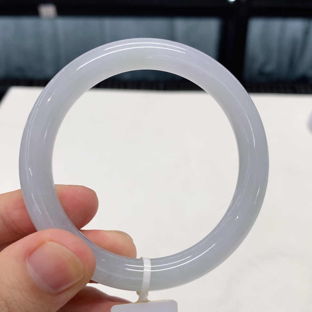 未镶嵌手镯翡翠手镯