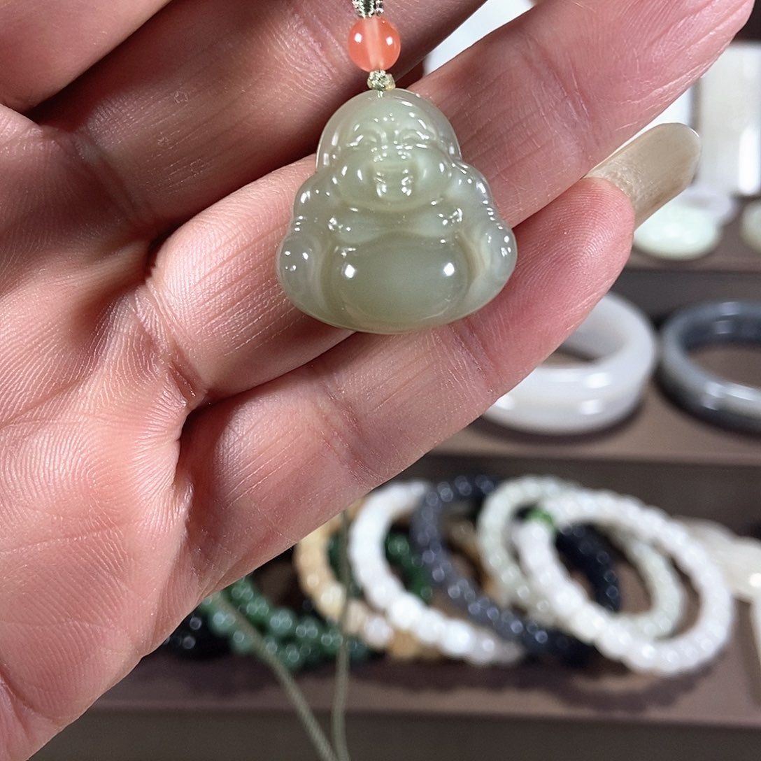 和田玉颈饰未镶嵌