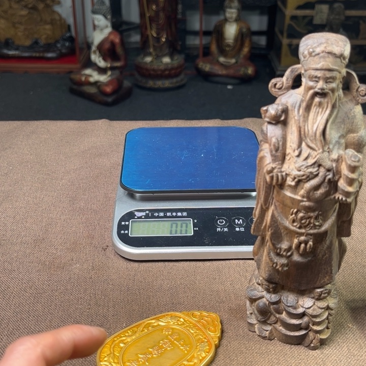 精品摆件工艺品等