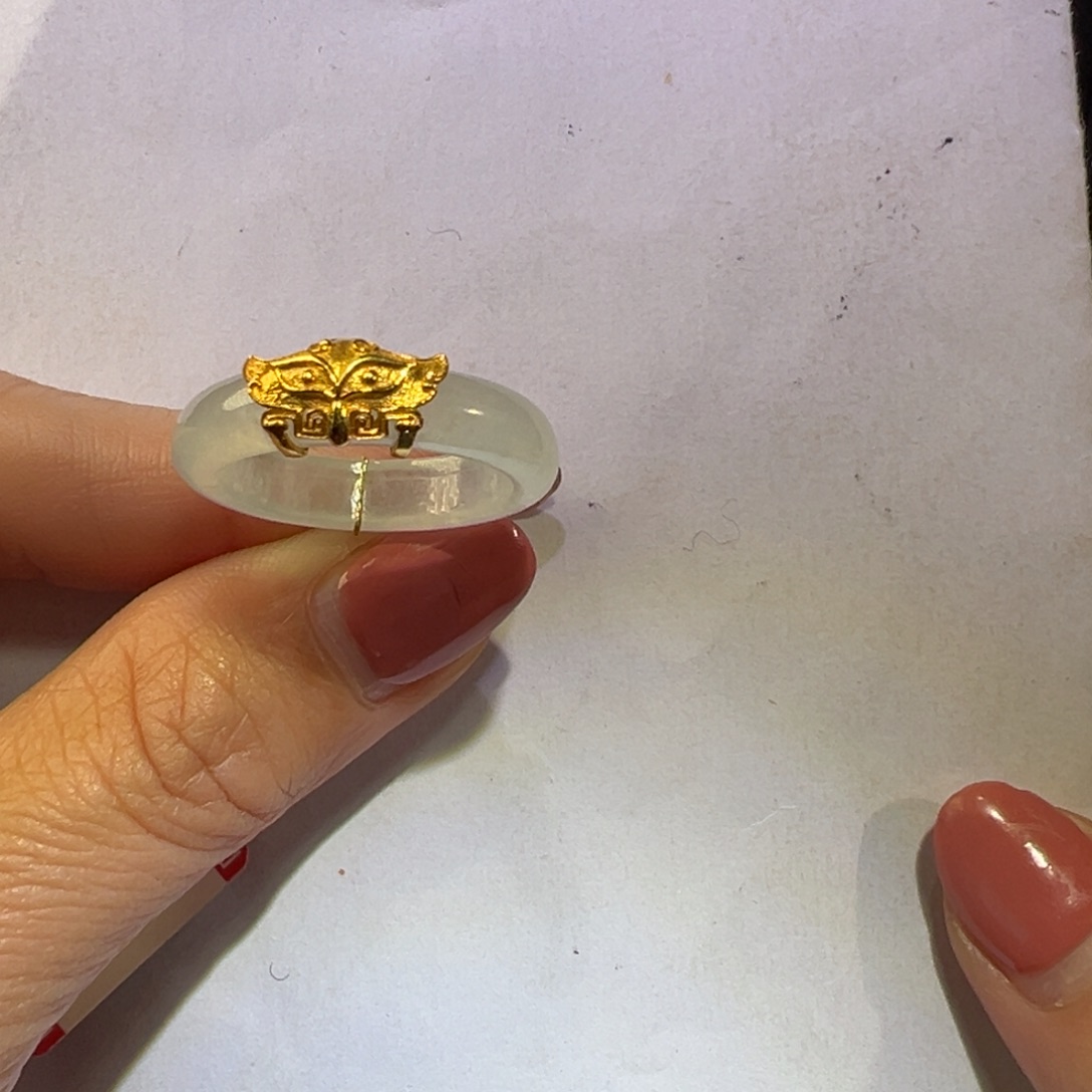 翡翠戒指18K金镶嵌戒指