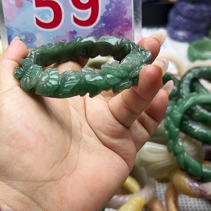 未镶嵌手镯石英岩玉