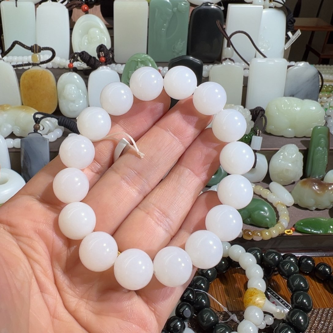 和田玉未镶嵌颈饰潮*