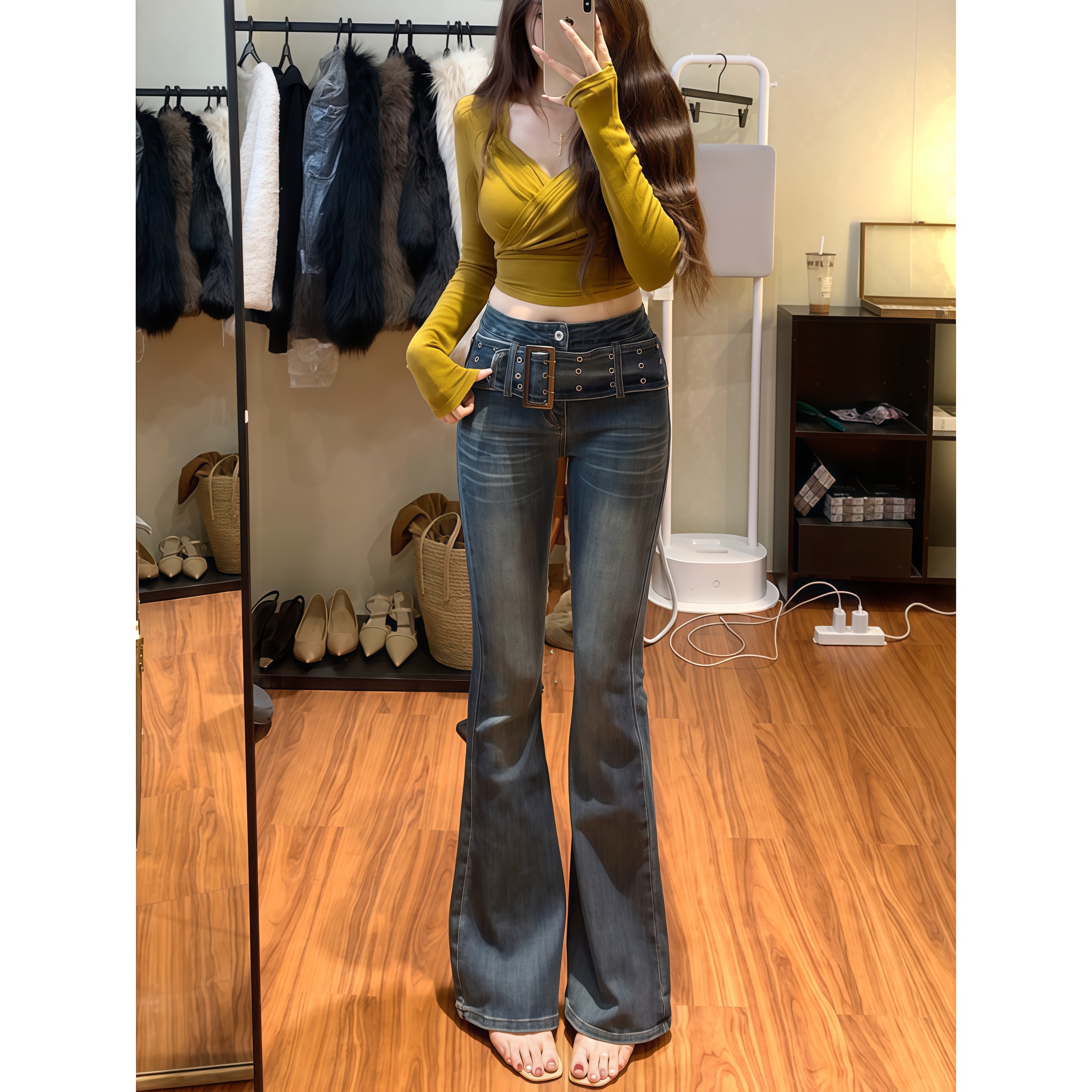 蓝色腰带微喇牛仔裤女2025年冬季新款高腰显瘦显腿长弹力喇叭长裤