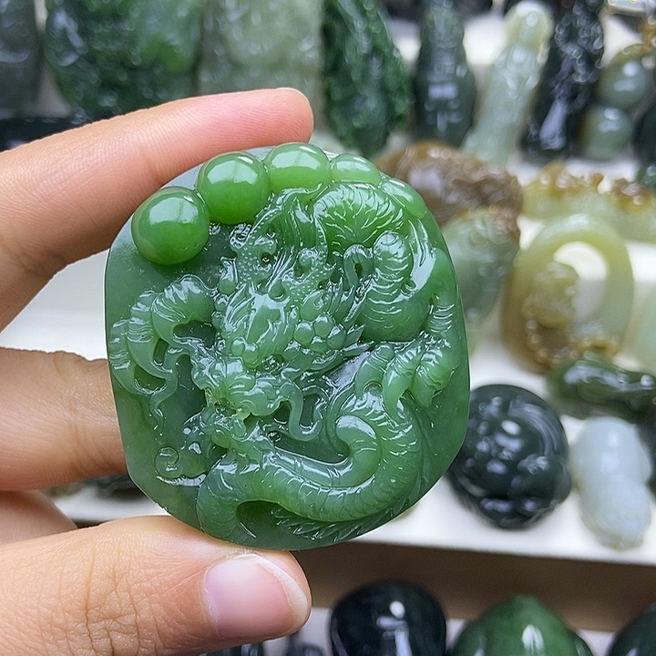 T***y和田玉未镶嵌颈饰