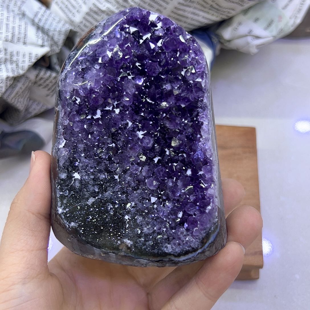 紫晶水晶摆件未镶嵌