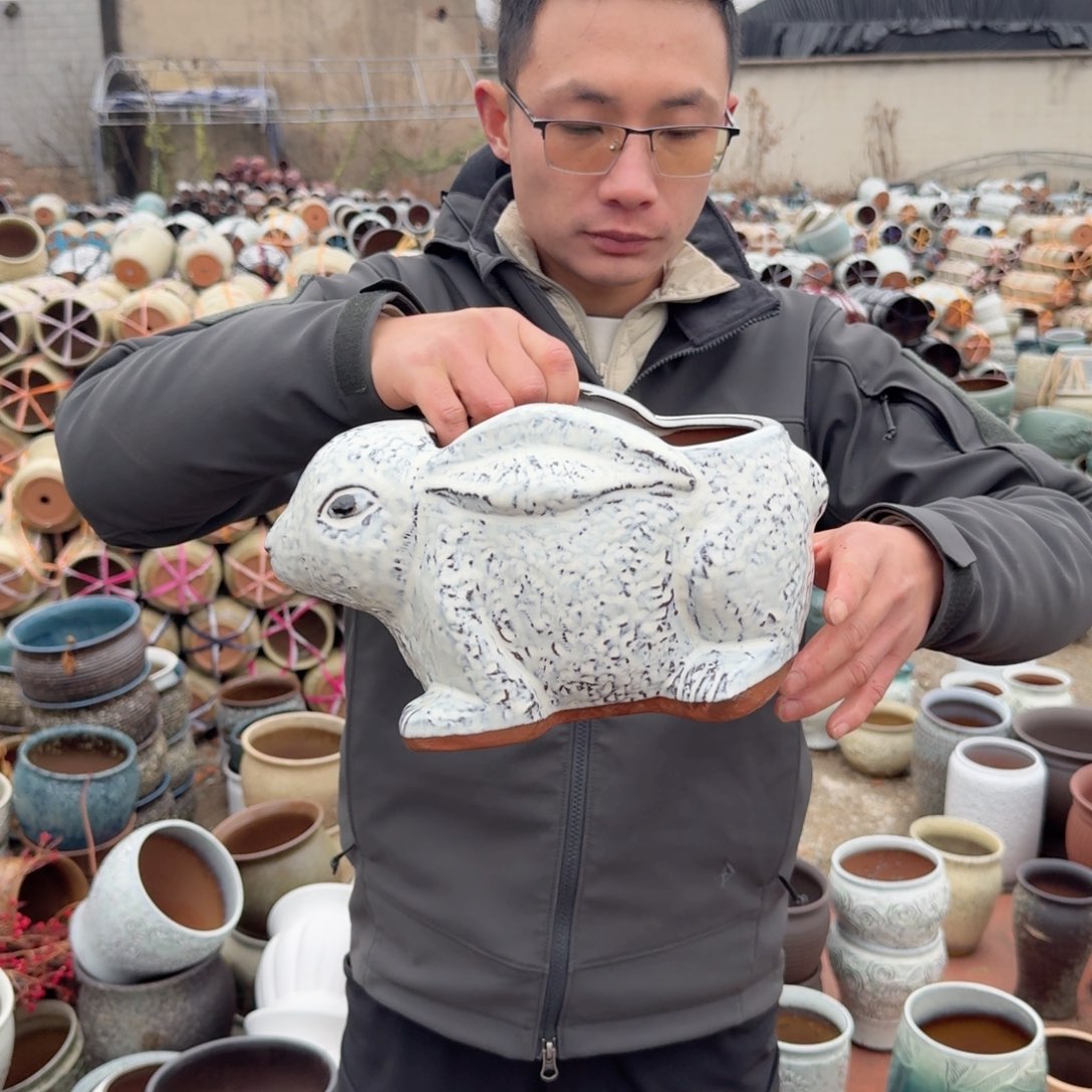 紫砂花盆兔子白色一个一个