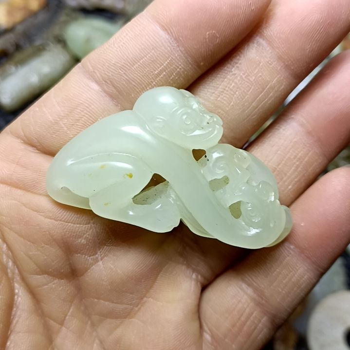 和田玉颈饰未镶嵌