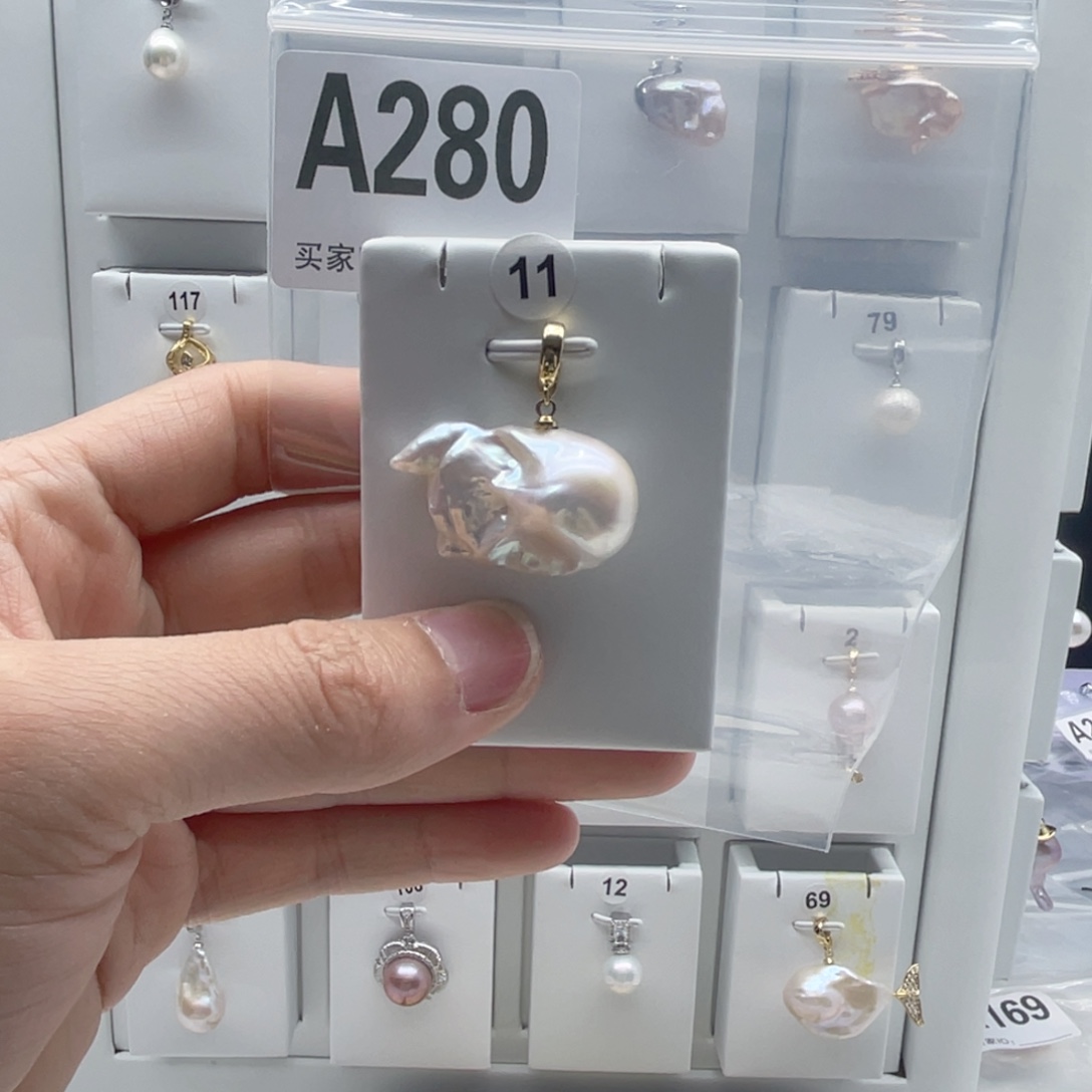 合金淡水珍珠颈饰