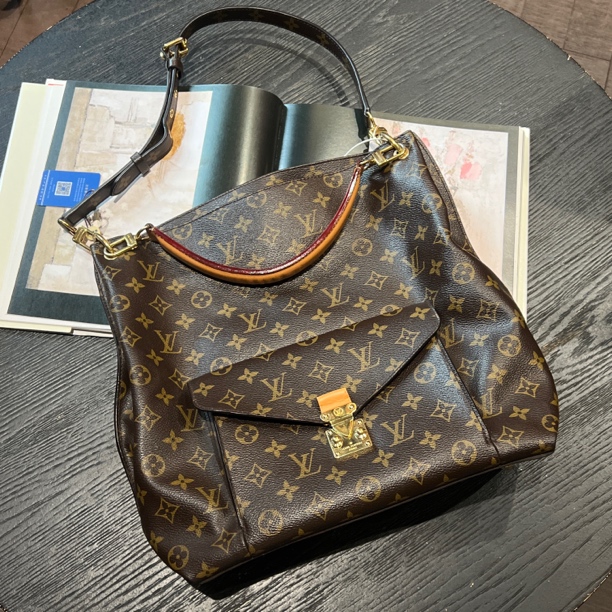95新 LouisVuitton/路易威登 舍得 Lv metis 老花Hobo 泫雅单肩包